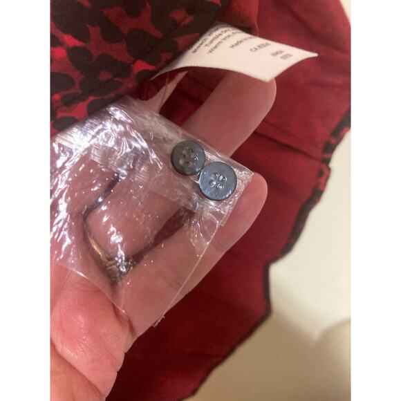 NWT Talbots Button Up Blouse Red Animal Print Size‎ 4P - Picture 15 of 16